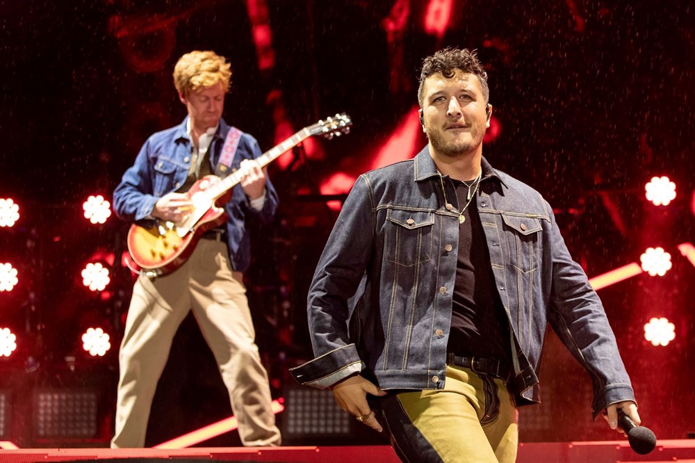 Corona Virüse İnat Yeni Zelanda'da 50 Bin Kişilik Konser Verildi.
