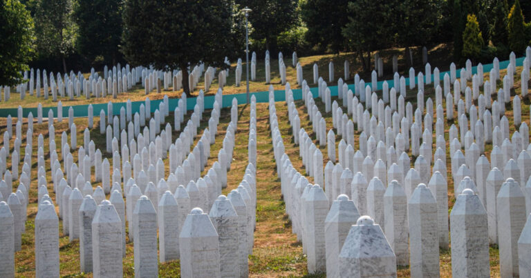 Srebrenitsa Soykırımı: 11 Temmuz’da Dünya Acıyı Yeniden Hatırlıyor