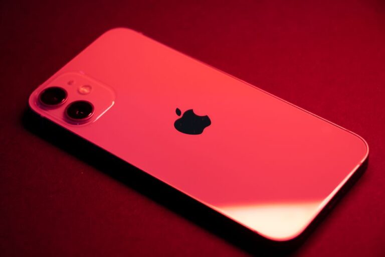Yuvarlanabilir iPhone geliyor