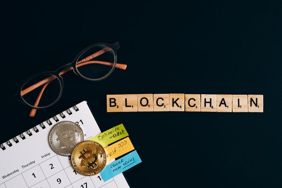 Bitcoin, bitcoin madeni para, bitcoin yatırımı içeren Ücretsiz stok fotoğraf