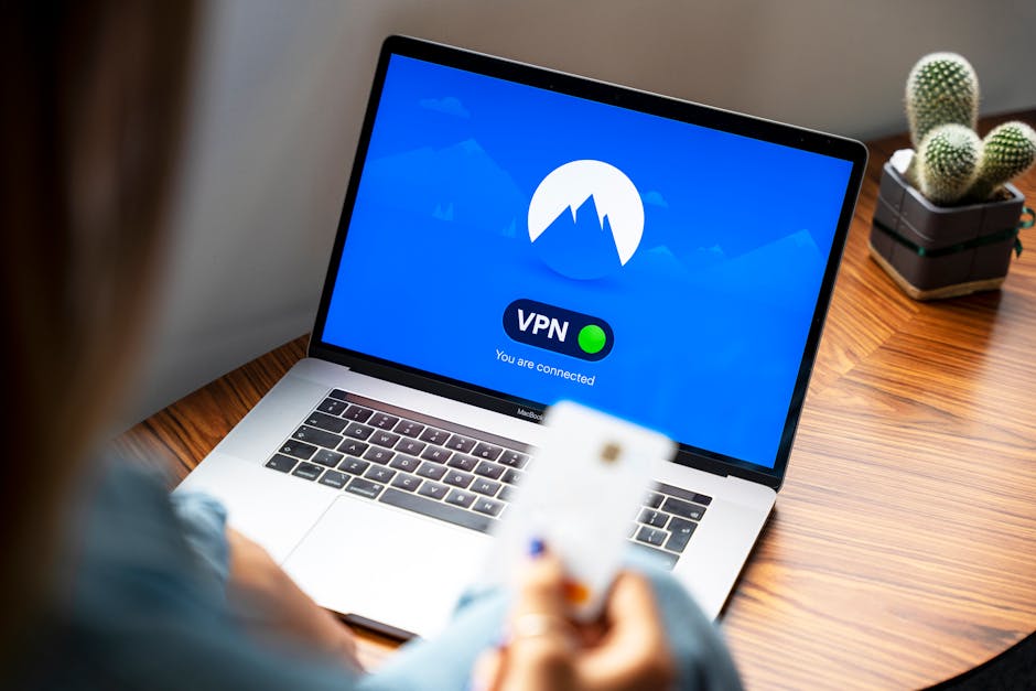 Modern Bir Ortamda Dizüstü Bilgisayarında Vpn Kullanan Kişi