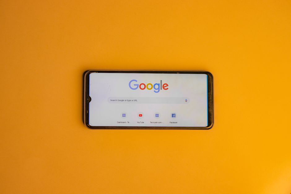 akıllı telefon, akıllı telefon modeli, ana ekran içeren Ücretsiz stok fotoğraf