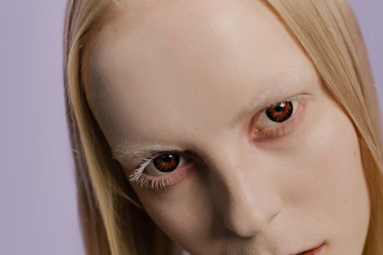 İlk Akıllı Kontak Lens Tanıtıldı, Sanal Gerçek Oluyor…